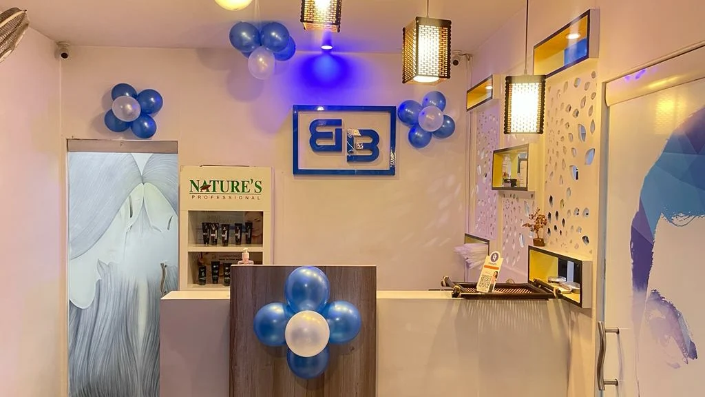 Blue Base Family Saloon