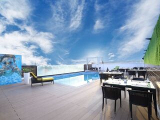 pool-side-restaurant