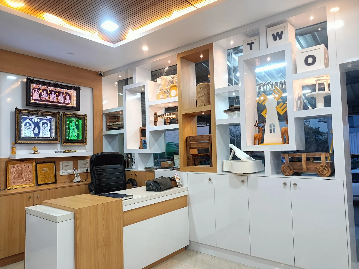 Sri Sandeep Studio & Camera Rental